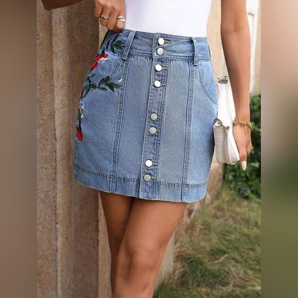 Embroidered Denim Skirt with Floral Design - Picture 4 of 4